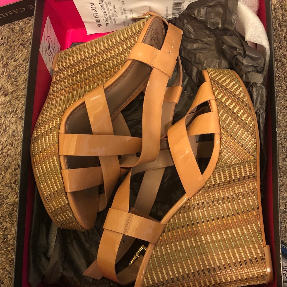 Vince Cumato VC-Hattie Nubuck Wedge - Picture 6 of 6